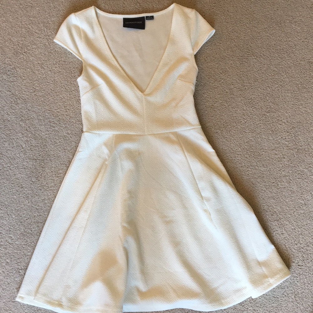 XS White Minkpink cocktail address